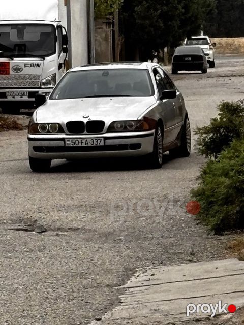 BMW 530, 3.0 L, 2001 il, 308 000 km