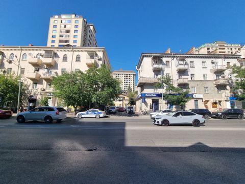Satılır 3 otaqlı köhnə tikili 75 m² — Bakı