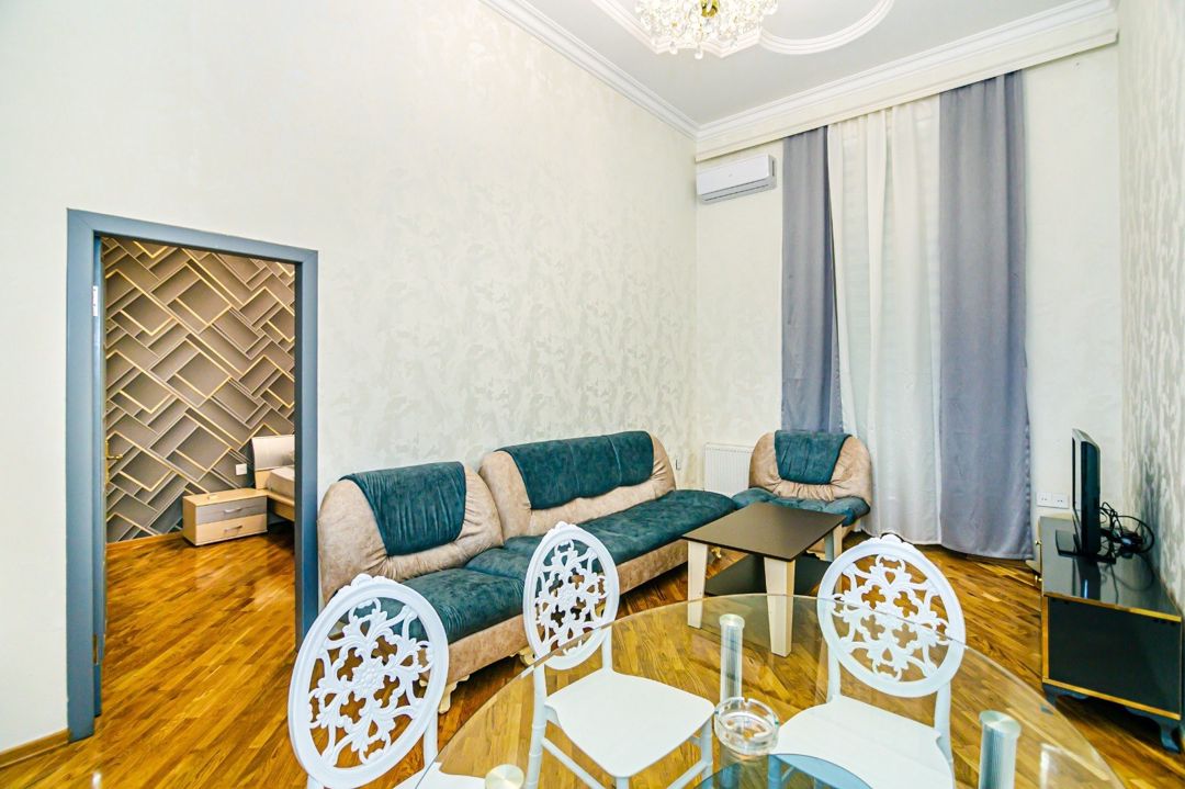 İcarəyə verilir 3 otaqlı köhnə tikili 98 m² — Mənzil, Bakı (9)