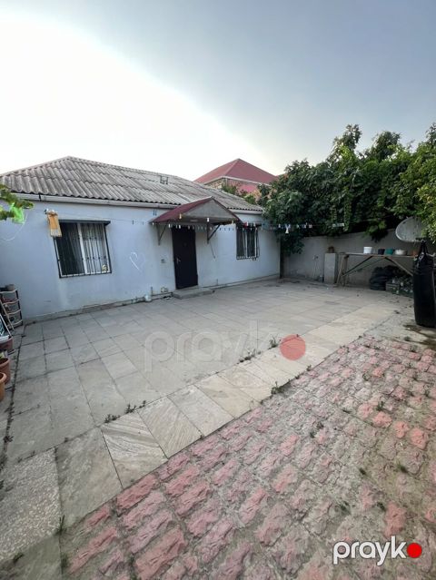 2 otaqlı, 110 kv. m, Orta təmir