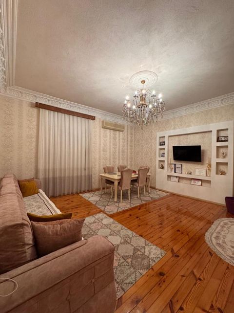 Satılır 3 otaqlı köhnə tikili 100 m² — Bakı