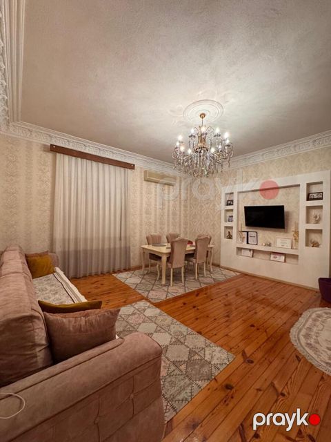 Satılır 3 otaqlı köhnə tikili 100 m²