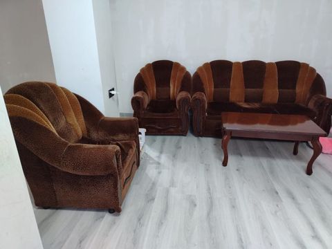 Divan kreslo satilir 130 azn Acilir Unvan Merdekan.1421(GùlùX) E — Bakı