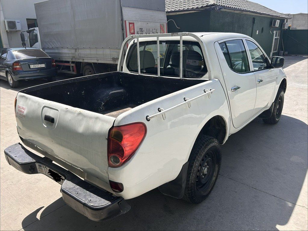 Mitsubishi L200, 2.5 L, 2011 il, 950 000 km — Avtomobillər, Bakı (6)