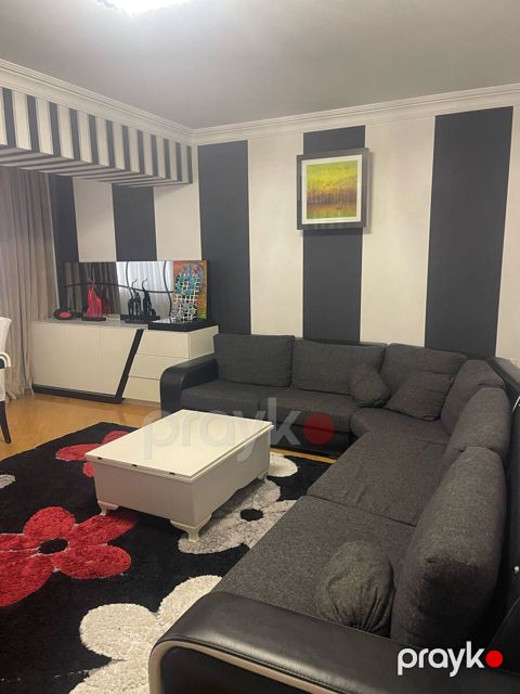 İcarəyə verilir 3 otaqlı köhnə tikili 82 m²