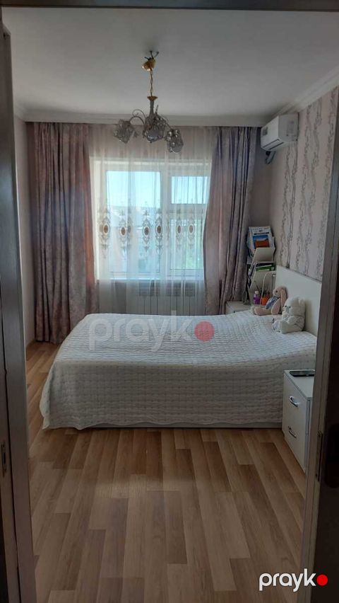 Satılır 2 otaqlı köhnə tikili 70 m²