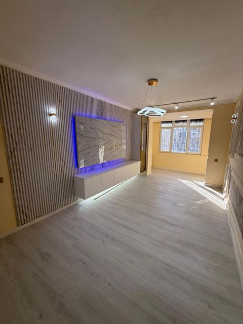 Satılır 3 otaqlı köhnə tikili 85 m² — Bakı