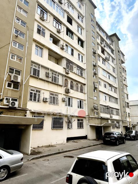 Satılır 2 otaqlı köhnə tikili 66 m²