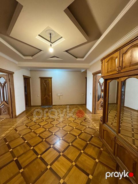 İcarəyə verilir 3 otaqlı yeni tikili 160 m²