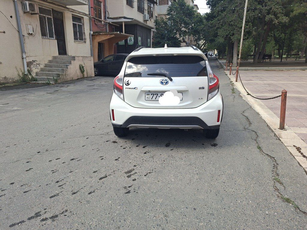 Toyota Prius C, 1.5 L, 6.5 kWh, 2018 il, 222 000 km — Avtomobillər, Bakı (2)