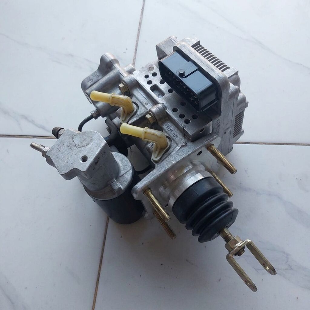 Model: Toyota Prius (30 kuza) Ehtiyat hissəsi: ABS bloku / ABS sistemi — Avtomobil elektrikası, Digah (2)