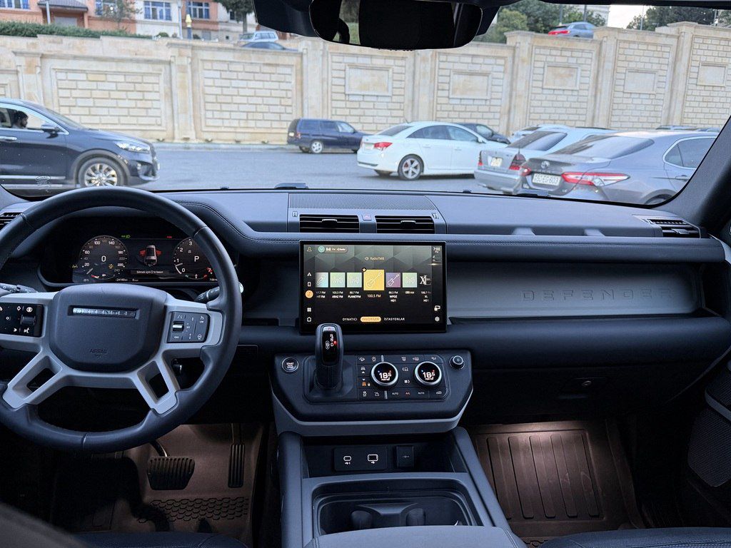 Land Rover Defender, 3.0 L, 2024 il, 24 000 km — Avtomobillər, Bakı (10)