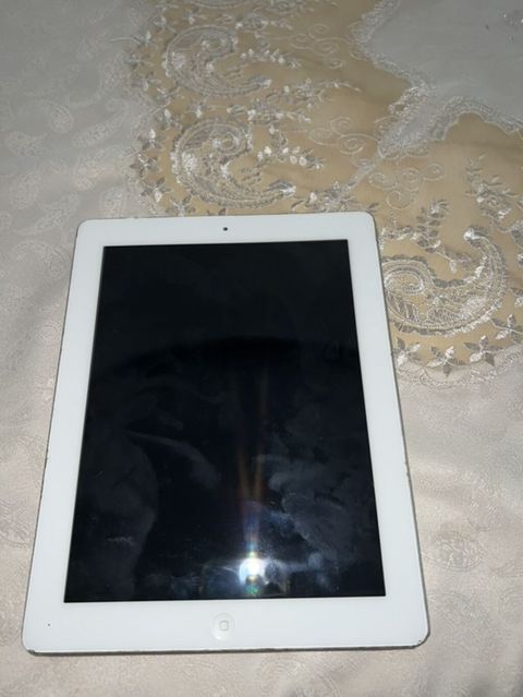 Apple iPad (a1458) – 9.7" planşet Xüsusiyyətlər: - Model: iPad 4 — Bakı