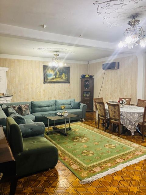 Satılır 5 otaqlı köhnə tikili 130 m² — Bakı