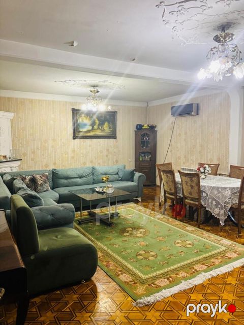 Satılır 5 otaqlı köhnə tikili 130 m²