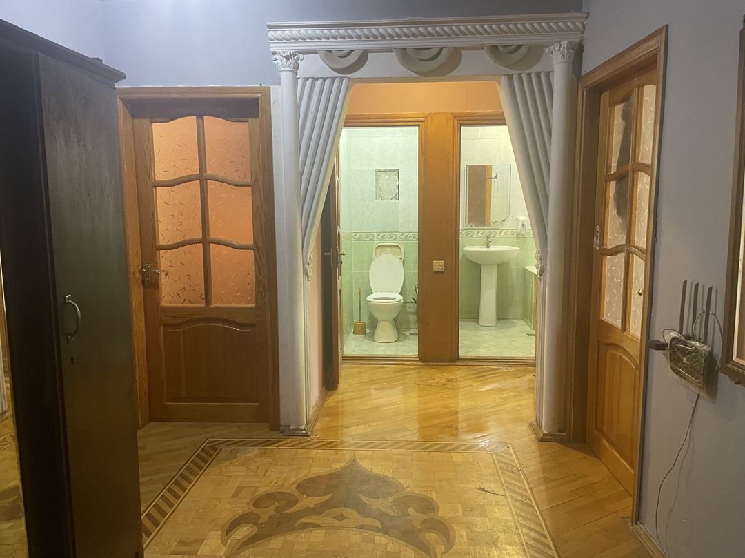 İcarəyə verilir 3 otaqlı köhnə tikili 108 m² — Mənzil, Bakı (5)