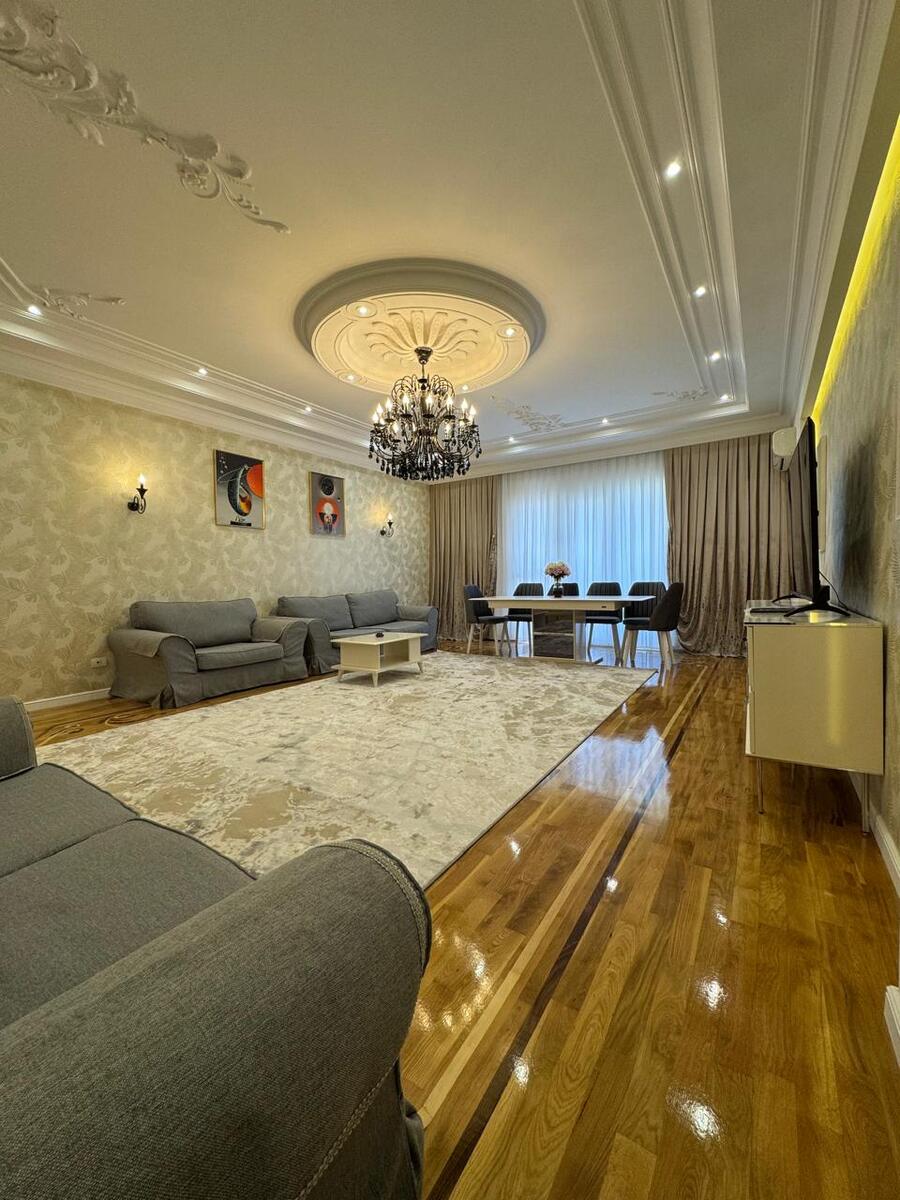 Satılır 4 otaqlı yeni tikili 220 m² — Mənzil, Bakı (2)