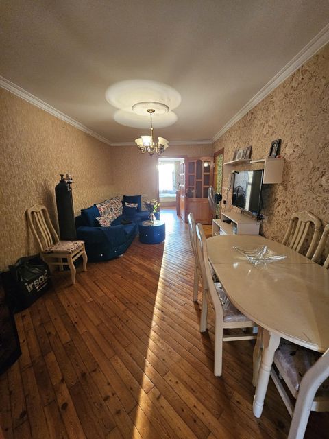 Satılır 3 otaqlı köhnə tikili 65 m² — Bakı