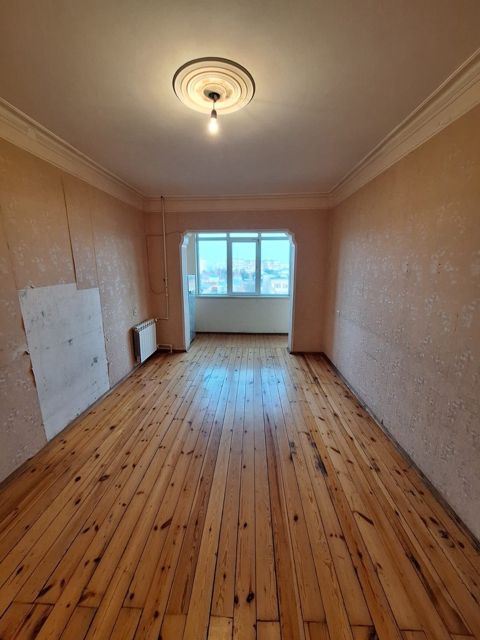 Satılır 2 otaqlı köhnə tikili 56 m² — Bakı
