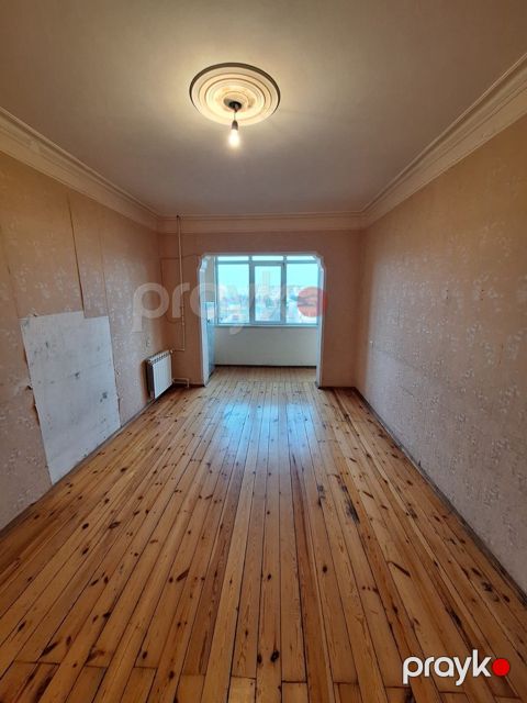 Satılır 2 otaqlı köhnə tikili 56 m²