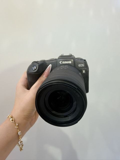Canon EOS RP + RF 24-105mm - Model: Canon EOS RP (tam kadr, RF — Bakı