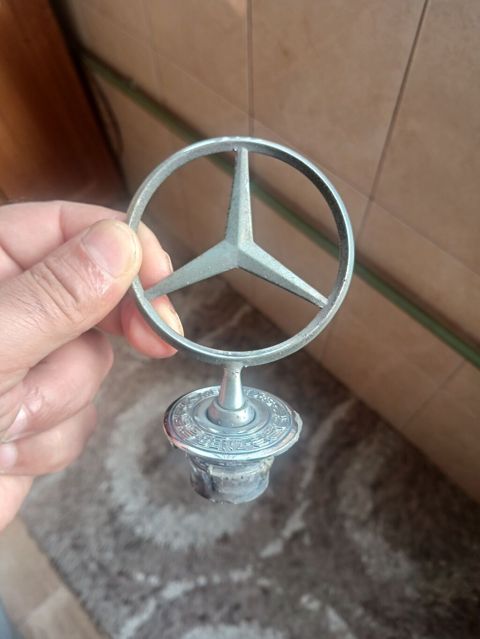 Mercedes-Benz kapot emblemi (ucları halqalı ulduz) - Original tipli — Xırdalan