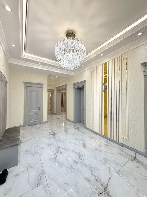 Satılır 4 otaqlı yeni tikili 195 m² — Bakı