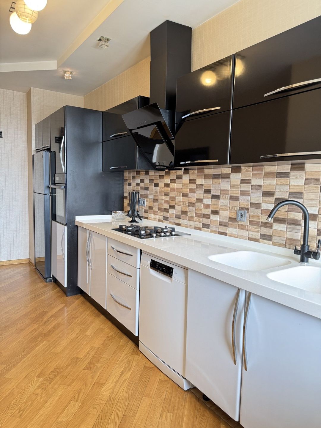 İcarəyə verilir 3 otaqlı yeni tikili 145 m² — Mənzil, Bakı (6)