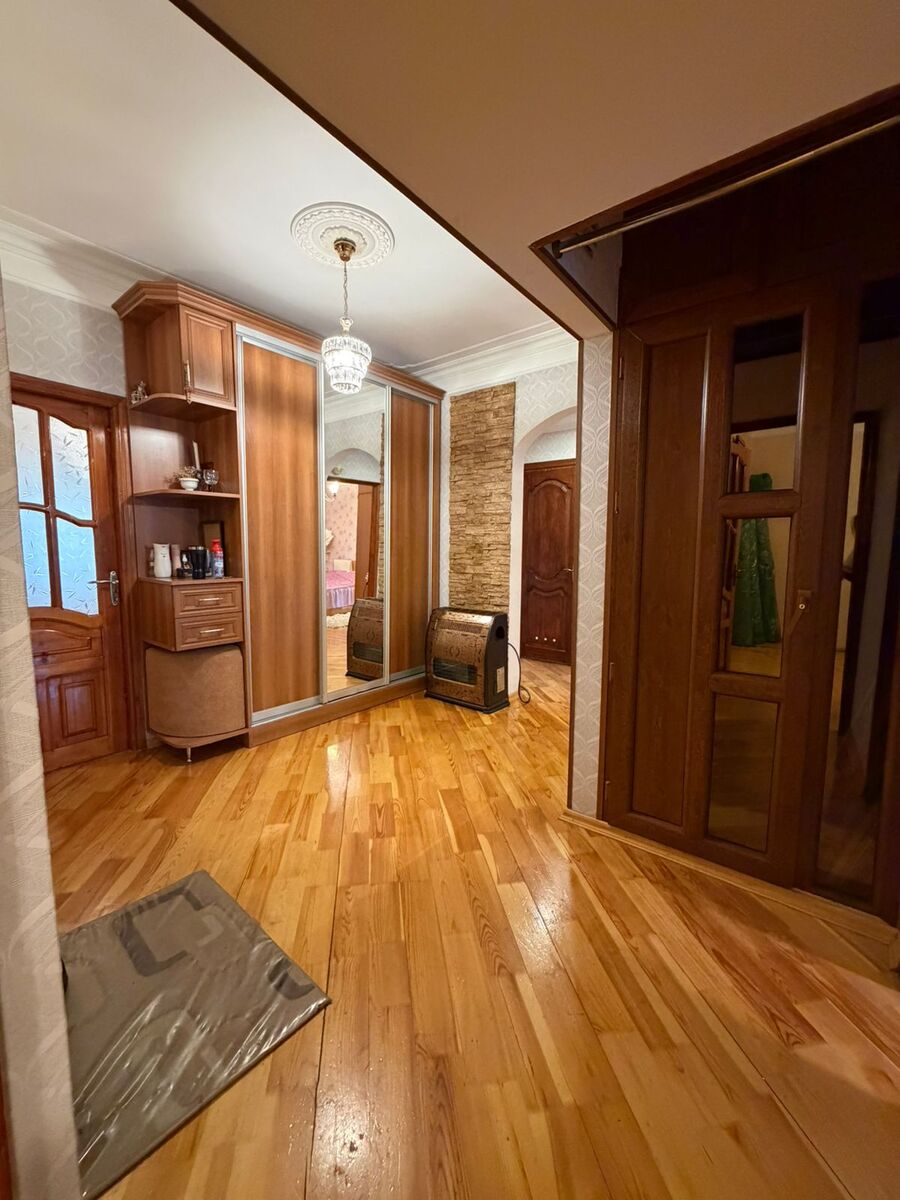 Satılır 4 otaqlı köhnə tikili 120 m² — Mənzil, Bakı (11)