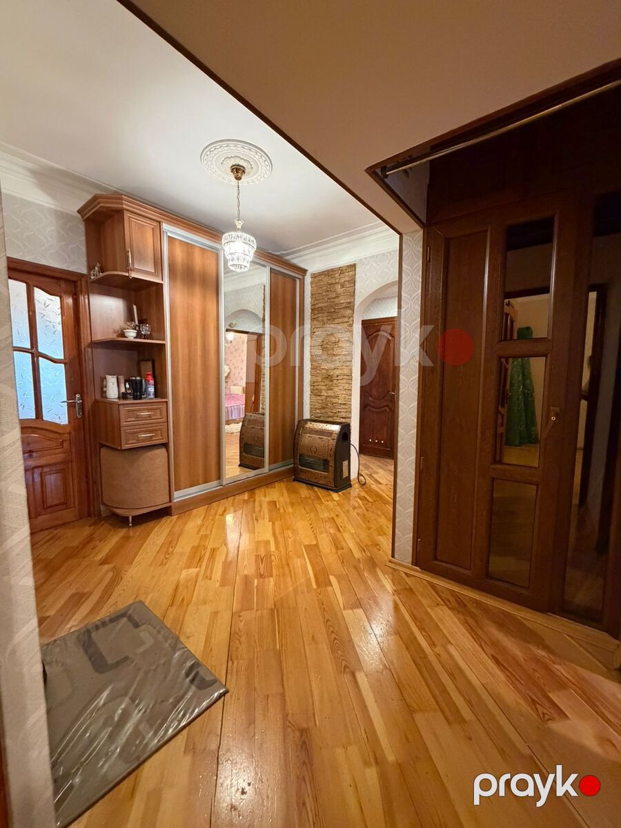 Satılır 4 otaqlı köhnə tikili 100 m² — Mənzil, Bakı (12)
