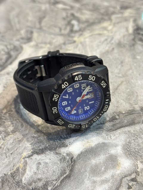 Luminox qol saatı — Wristwatches