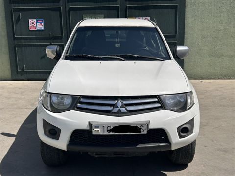 Mitsubishi L200, 2.5 L, 2011 il, 950 000 km — Bakı