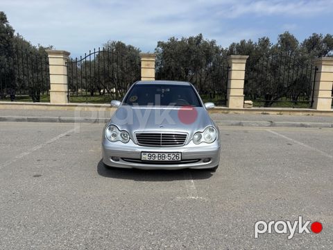 Mercedes C 200, 2.2 L, 2002 il, 528 604 km