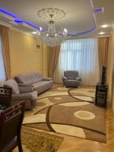 İcarəyə verilir 3 otaqlı yeni tikili 130 m² — Əli