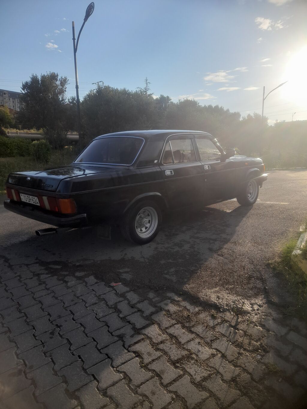 QAZ Volga 3129, qara rəng. Klassik sedan kuzov, xrom ön barmaqlıq — Avto, Bakı (2)