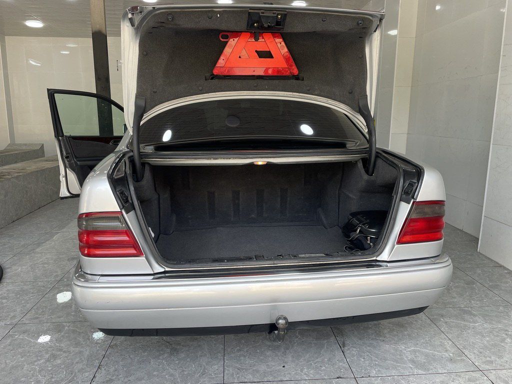 Mercedes E 280 4MATIC, 2.8 L, 1996 il, 331 000 km — Avtomobillər, Bakı (7)