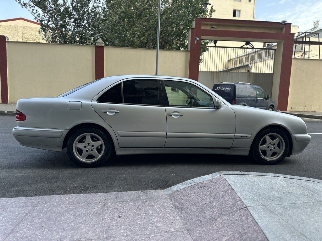 Mercedes E 220, 2.2 L, 2000 il, 332 000 km — Avtomobillər, Bakı (4)
