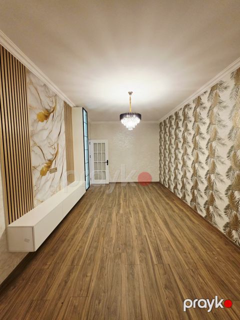 Satılır 3 otaqlı köhnə tikili 98 m²