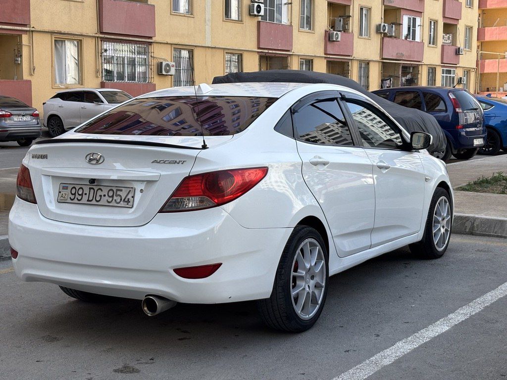 Hyundai Accent, 1.4 L, 2012 il, 299 000 km — Avtomobillər, Sumqayıt (4)