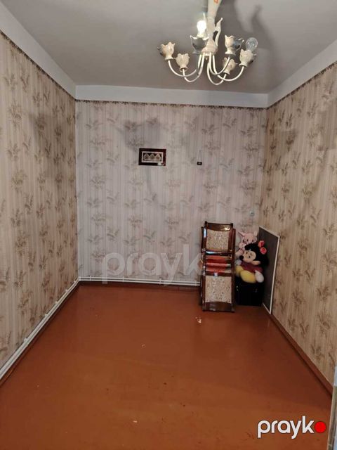 Satılır 4 otaqlı köhnə tikili 90 m²