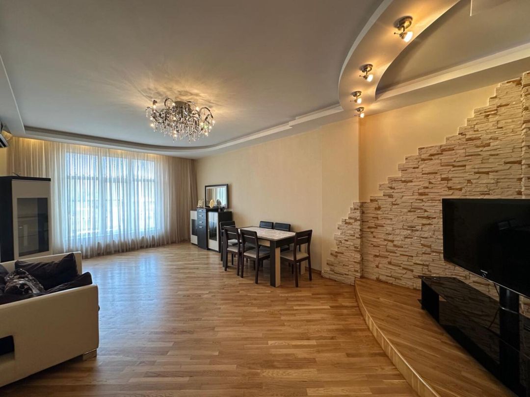 Satılır 3 otaqlı yeni tikili 150 m² — Mənzil, Bakı (4)
