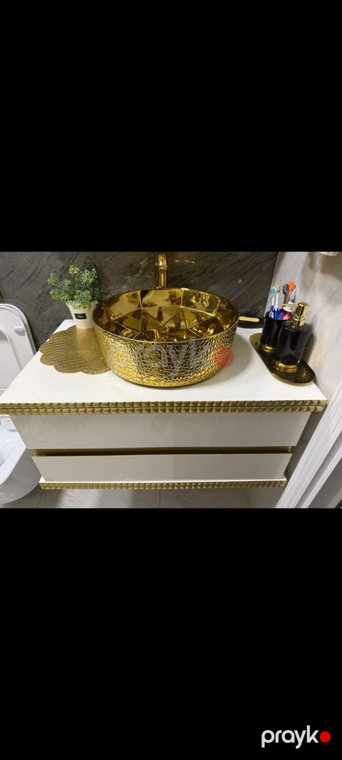 Qızılı dekorlu vannaya mebel dəsti - Üst lavabo: masaüstü tip, qızılı — Bakı