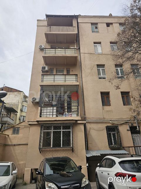 Satılır 3 otaqlı köhnə tikili 86 m²