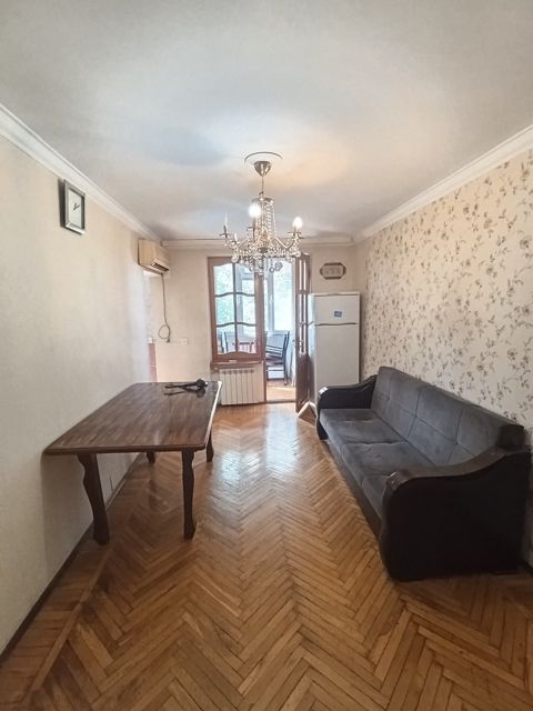 İcarəyə verilir 3 otaqlı köhnə tikili 65 m² — Bakı