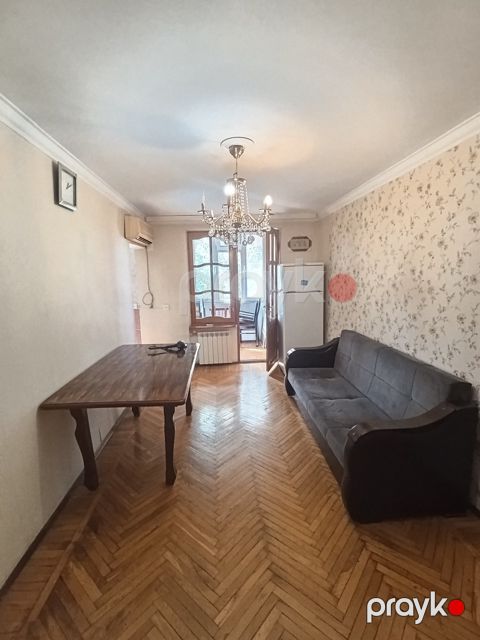 İcarəyə verilir 3 otaqlı köhnə tikili 65 m²