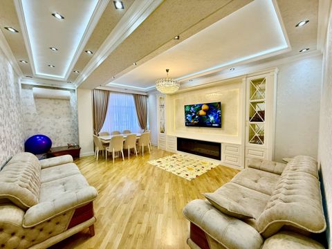 Satılır 4 otaqlı yeni tikili 140 m² — Bakı