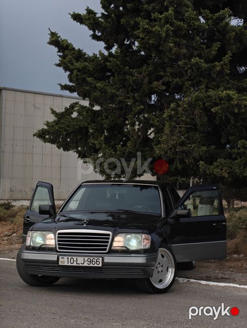 Mercedes-Benz W124: 2 l 1994 il Sedan