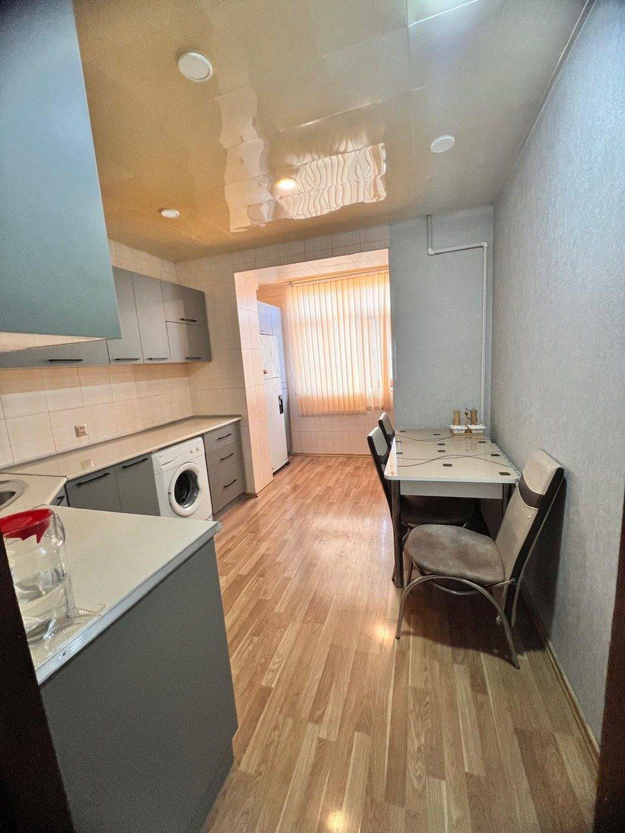 Satılır 5 otaqlı köhnə tikili 110 m² — Mənzil, Bakı (2)