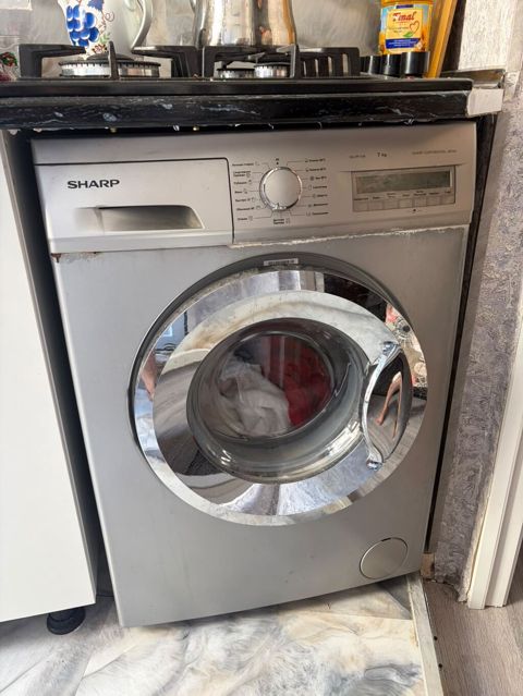 Sharp 7 kg paltaryuyan *100 azn* endirim edilecek. Tam islekdir — Bakı