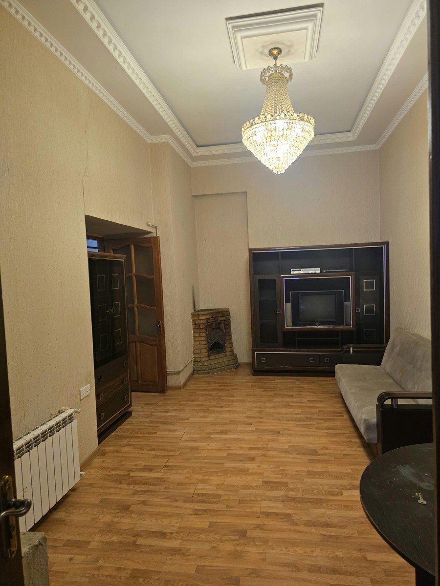 Satılır 4 otaqlı köhnə tikili 95 m² — Mənzil, Bakı (2)
